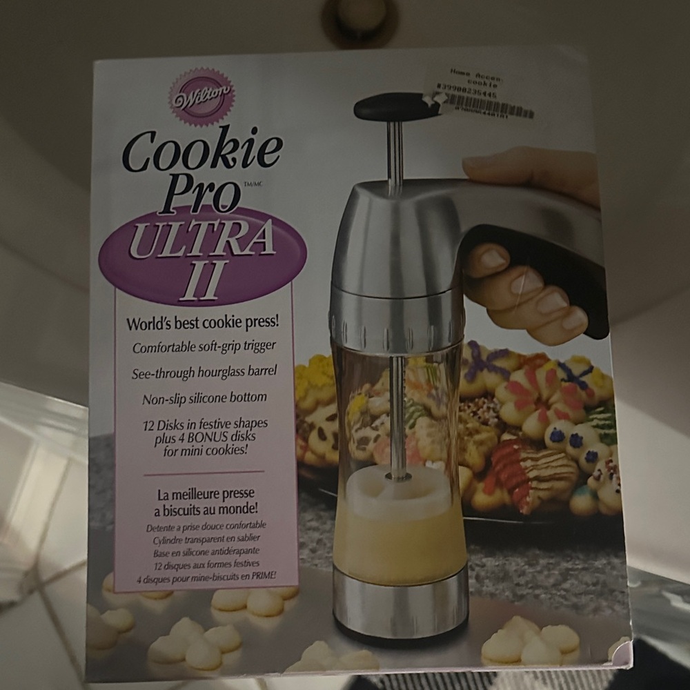 Wilton Cookie Pro Ultra II Cookie Press - Silver and Black